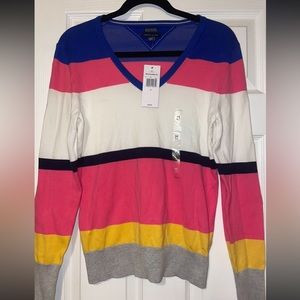 NWT TOMMY HILFIGER LONG-SLEEVE V-NECK SWEATER SIZE M